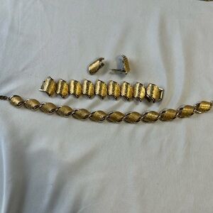 Vintage 60’s Elegant Gold Jewelry Set